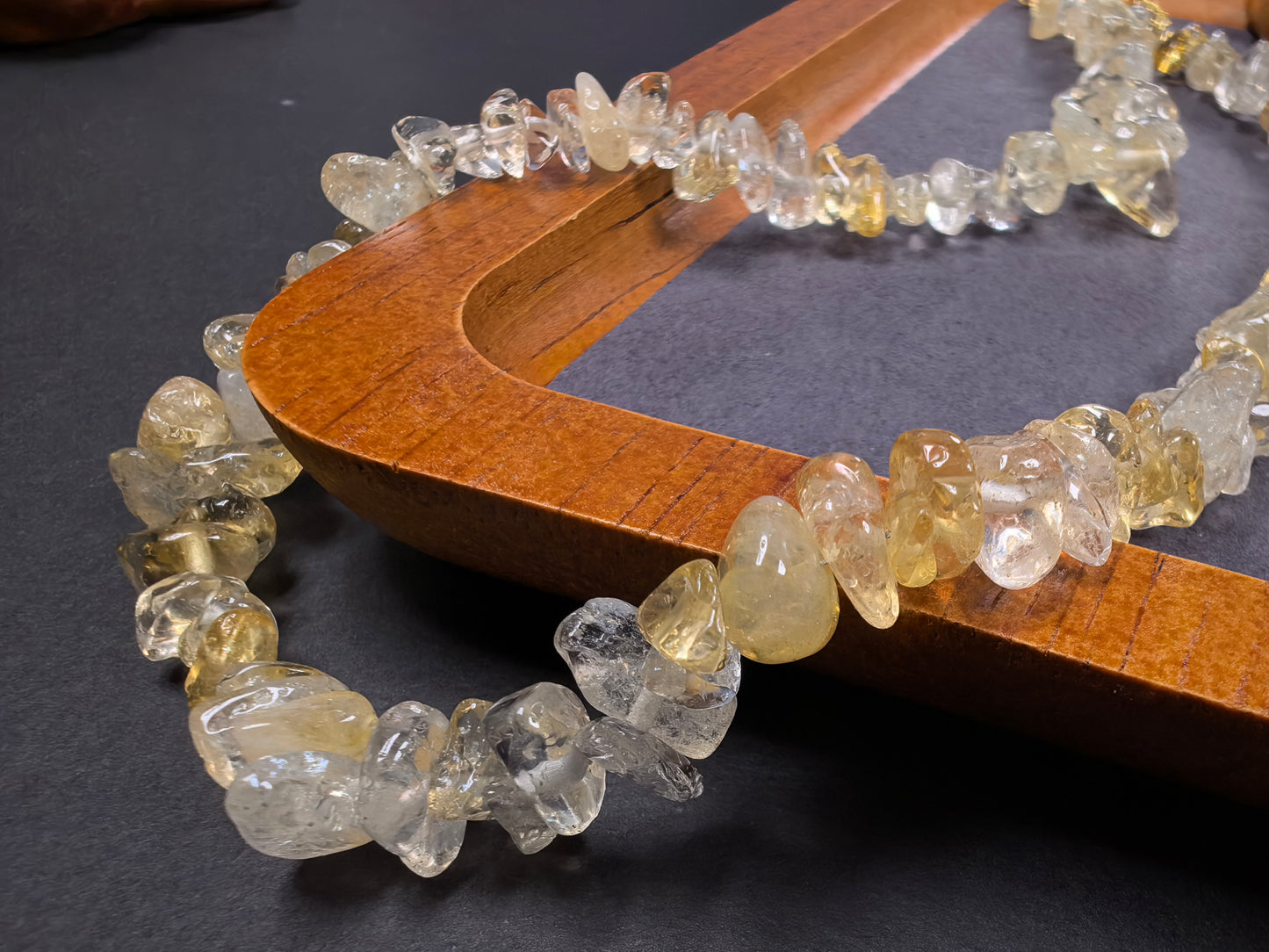 Qiu'er Jewelry Citrine Crushed Stone Necklace: Citrine Necklace | Bringing Wealth and Fortune | Stone of Fortune | Enhance Confidence | Healing Energy Bracelet